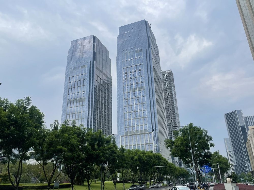 交子金融广场外观图